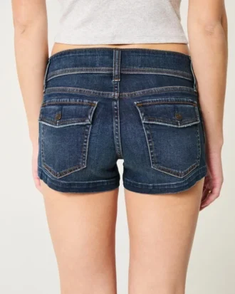 Låg midja, mörk tvättade jeansshorts