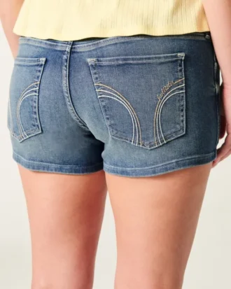 Lågmidja shorts i medium tvätt