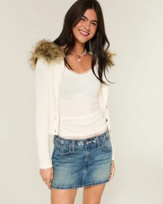 Lågmidjad broderad miniskort i denim