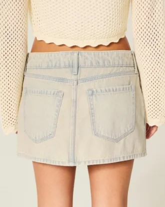 Lågmidjad miniskort i denim