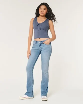 Lågmidjade bootcut-jeans i ljus tvätt