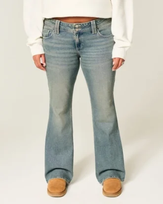 Lågmidjade bootcut-jeans med fjärilsbroderi i medium tvätt