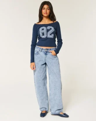 Lågmidjade, ljusblå, avsmalnande baggyjeans