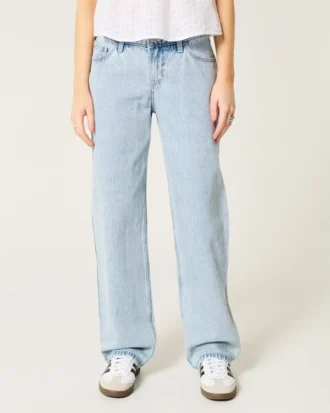 Lågmidjade, ljusblå, lösa jeans