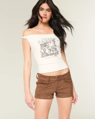 Lågmidjade shorts i imitationsmocka