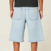 Ljus tvättade, dekorerade superbaggy jeansshorts Ljus tvättade, dekorerade superbaggy jeansshorts