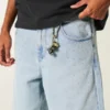 Ljus tvättade, dekorerade superbaggy jeansshorts Ljus tvättade, dekorerade superbaggy jeansshorts