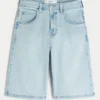 Ljus tvättade, dekorerade superbaggy jeansshorts Ljus tvättade, dekorerade superbaggy jeansshorts