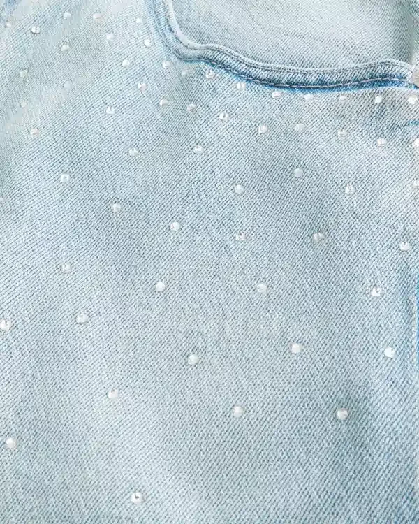 Ljus tvättade, dekorerade superbaggy jeansshorts Ljus tvättade, dekorerade superbaggy jeansshorts
