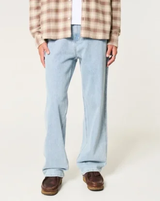 Ljusblå baggy jeans