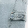 Ljusblå baggy jeans