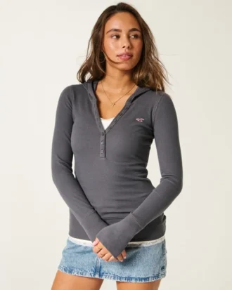 Långärmad hoodie med henleykrage