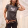 Lätt Body-Skimming Butterfly Graphic Tee Lätt Body-Skimming Butterfly Graphic Tee