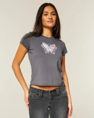Lätt Body-Skimming Butterfly Graphic Tee