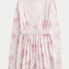 Lätt långärmad babydoll-tröja med omlottfront Lätt långärmad babydoll-tröja med omlottfront