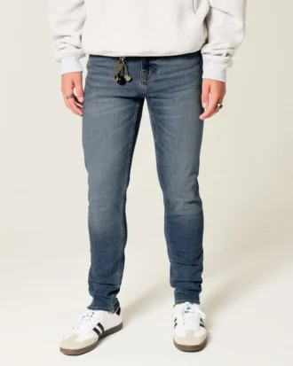 Mediumtvättade atletiska skinny jeans