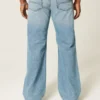 Mediumtvättade avslappnade bootcut-jeans Mediumtvättade avslappnade bootcut-jeans