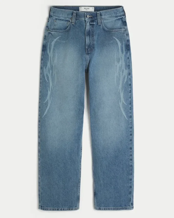 Mediumtvättade baggyjeans med flammig grafik Mediumtvättade baggyjeans med flammig grafik