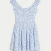 Off-the-Shoulder Asymmetrisk Hem Mini Dress Off-the-Shoulder Asymmetrisk Hem Mini Dress