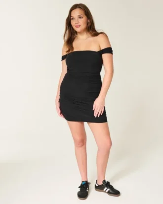 Off-the-shoulder-klänning i mesh