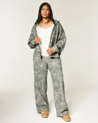 Olivgrön baggy sweatpants med kamouflagemönster