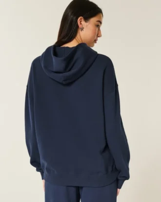 Oversized hoodie med tryck från årskursen ’26
