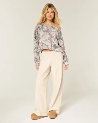 Oversized off-the-shoulder-tröja i kamouflage Oversized off-the-shoulder-tröja i kamouflage