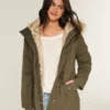 Parkas med fuskpälsfoder Parkas med fuskpälsfoder