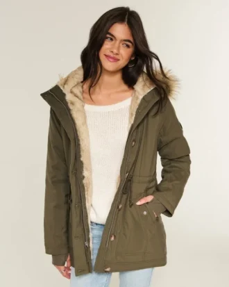 Parkas med fuskpälsfoder