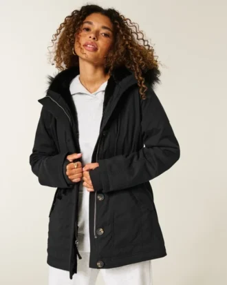 Parkas med fuskpälsfoder