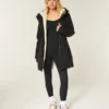 Parkas med fuskpälsfoder Parkas med fuskpälsfoder