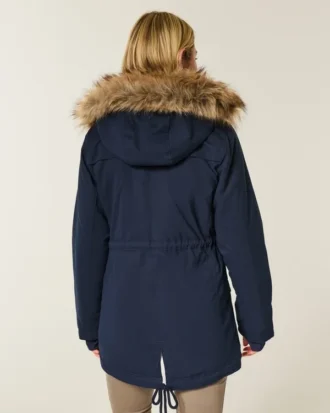 Parkas med fuskpälsfoder
