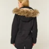 Parkas med fuskpälsfoder Parkas med fuskpälsfoder