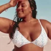 Ribbad bikini-top med bygel och djup urringning Ribbad bikini-top med bygel och djup urringning