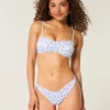 Ribbad bikini-top med rund halsringning