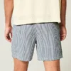 Seersucker-shorts som går till mitten av låret