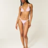 Smockad bikinitrosa med högt ben