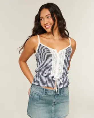 Spetsdetaljerad peplum-top