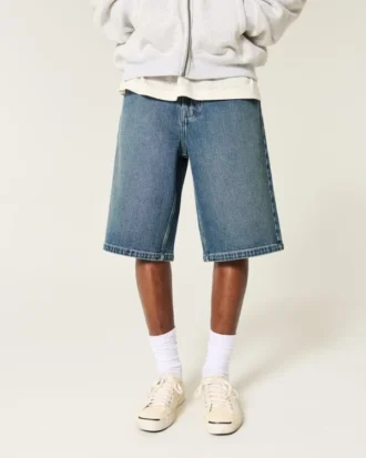 Superbaggy jeansshorts i mörk tvätt, under knäet