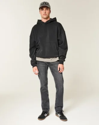 Tvättade svarta smala raka jeans