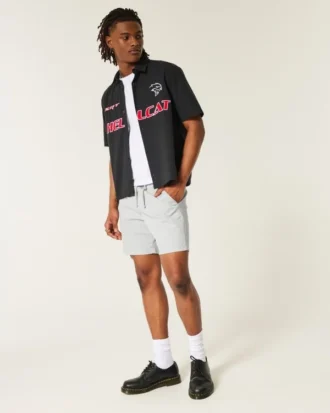 Twill-shorts som slutar ovanför knäet