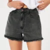 Ultra högmidjade blekta svarta momshorts i denim