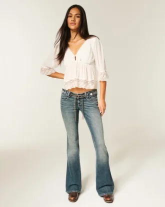Ultra låg midja Broderat bälte Medium tvättade flare-jeans