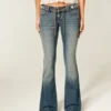 Ultra låg midja Broderat bälte Medium tvättade flare-jeans