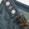 Ultra låg midja Broderat bälte Medium tvättade flare-jeans