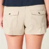 Ultra lågmidjade minishorts i khakifärgad twill