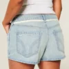 Ultralåga, ljusblå minishorts i denim med spetsband Ultralåga, ljusblå minishorts i denim med spetsband