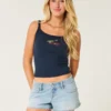 Ultralåga slitna minishorts i mediumtvättad denim