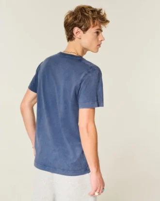 V-ringad T-shirt