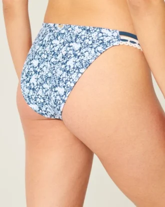 Vardagsbikini med dubbelremmar och virkad kant